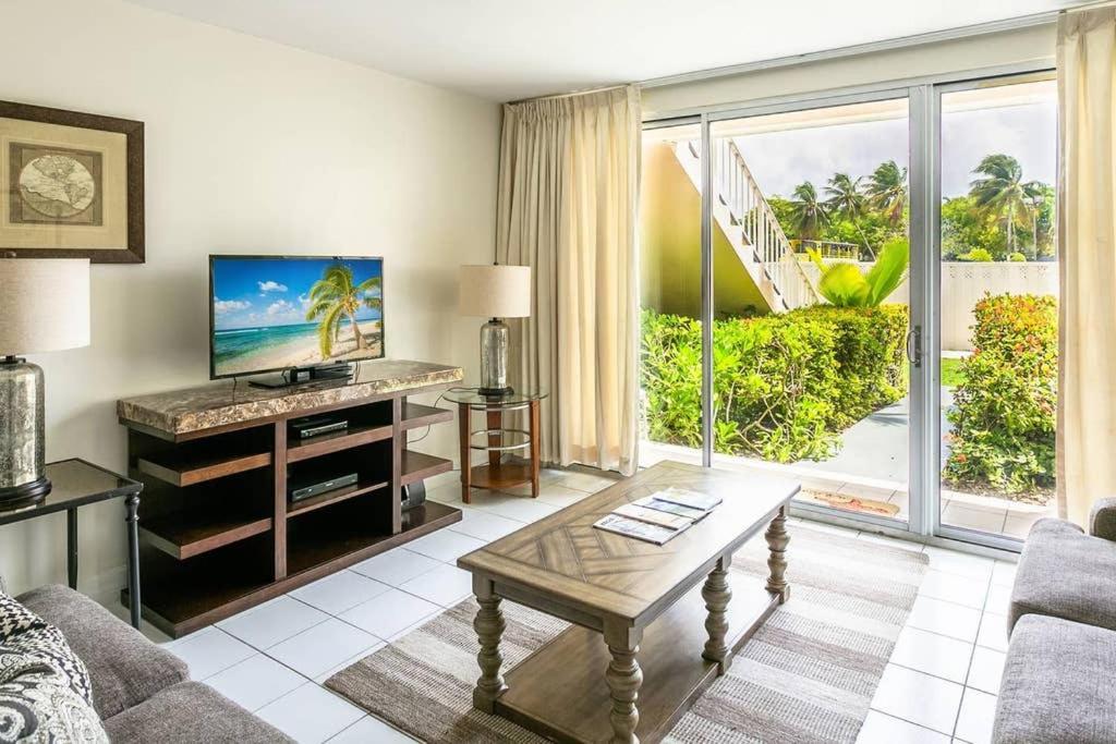 Beach Living At Island Pine Villas Blp George Town Exterior photo