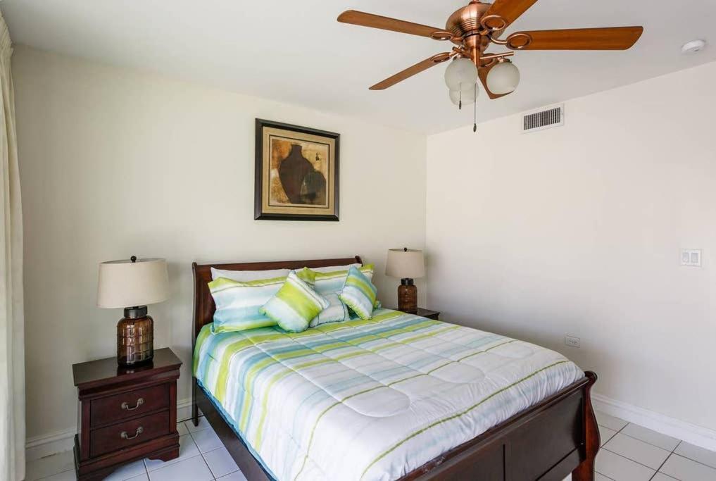 Beach Living At Island Pine Villas Blp George Town Exterior photo