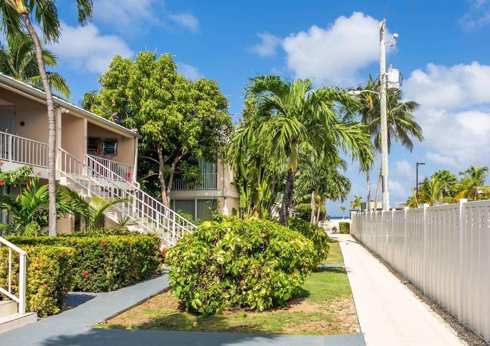 Beach Living At Island Pine Villas Blp George Town Exterior photo