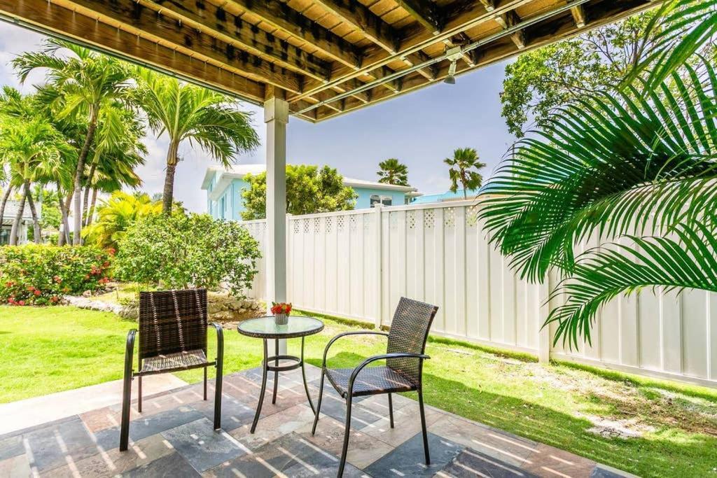 Beach Living At Island Pine Villas Blp George Town Exterior photo